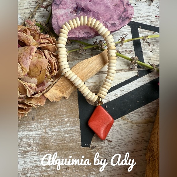 Alquimia by Ady Cream and Red Bracelet - Picture 1 of 2